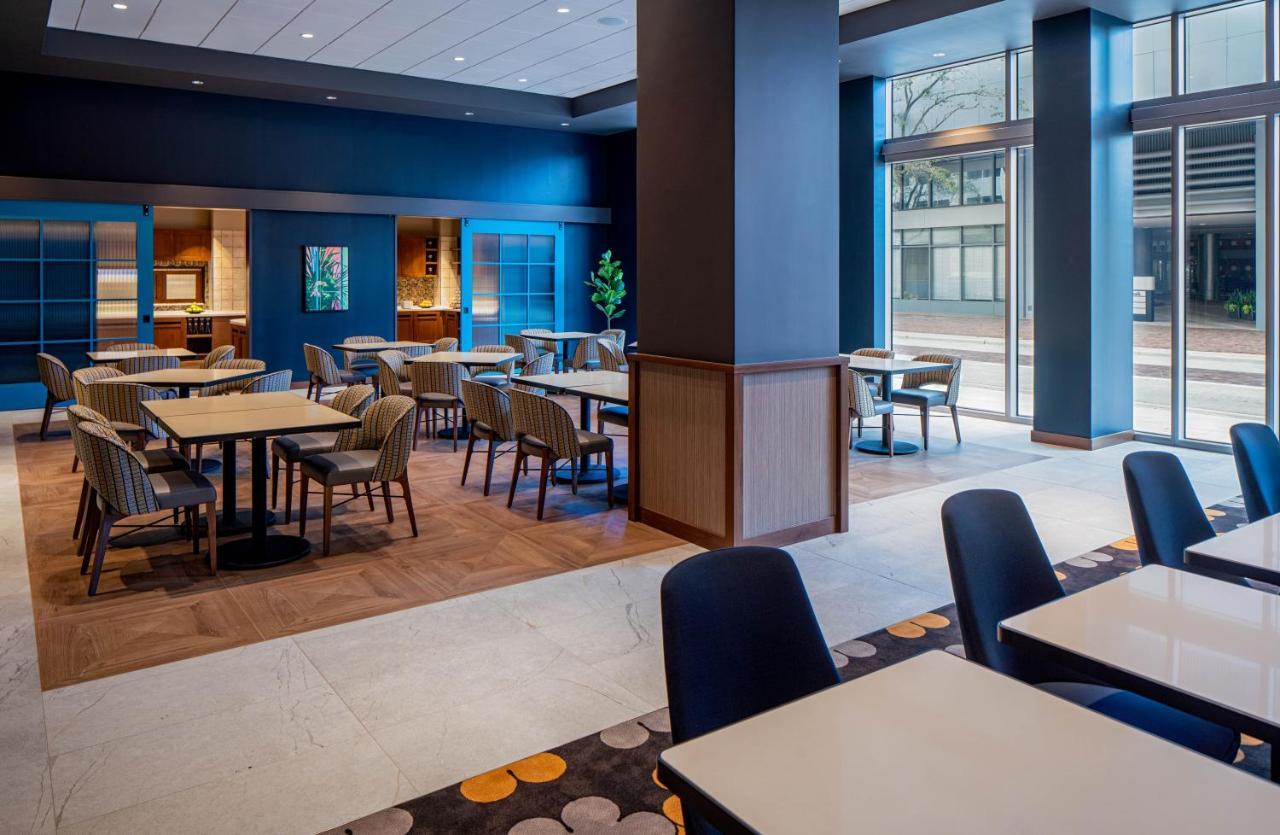 Hyatt Place Tampa Downtown Exterior photo